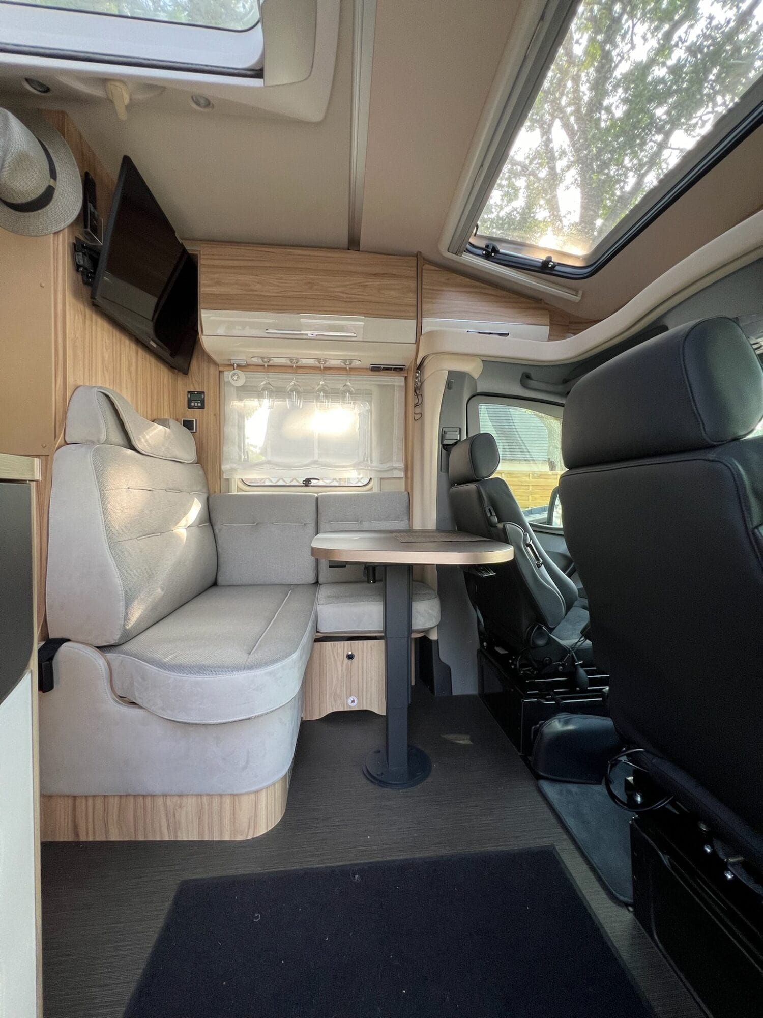 Wohnmobil Innenraum Polsterung komplett — WoMo Werkstatt