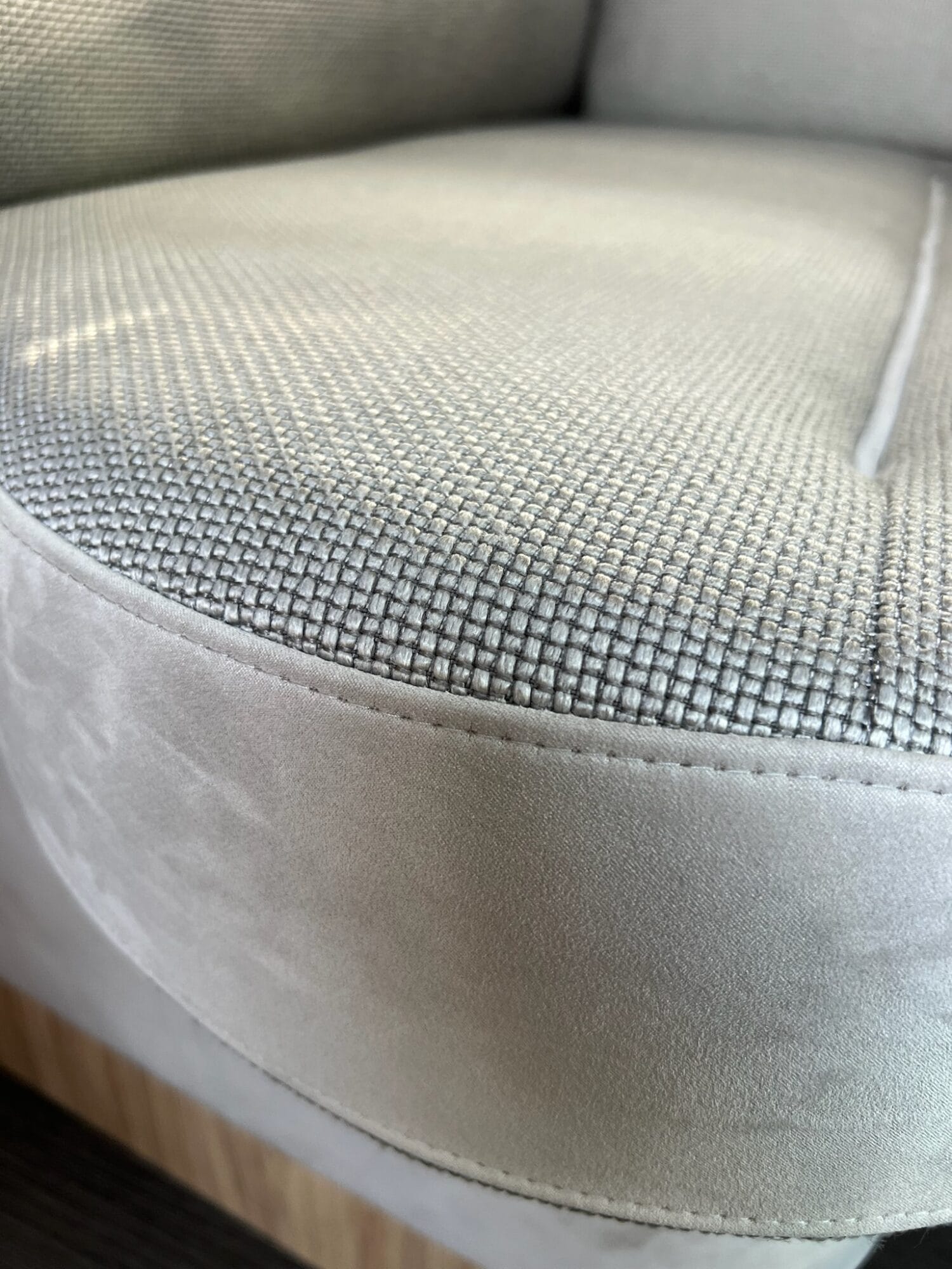 Polsternaht Detail — WoMo Werkstatt