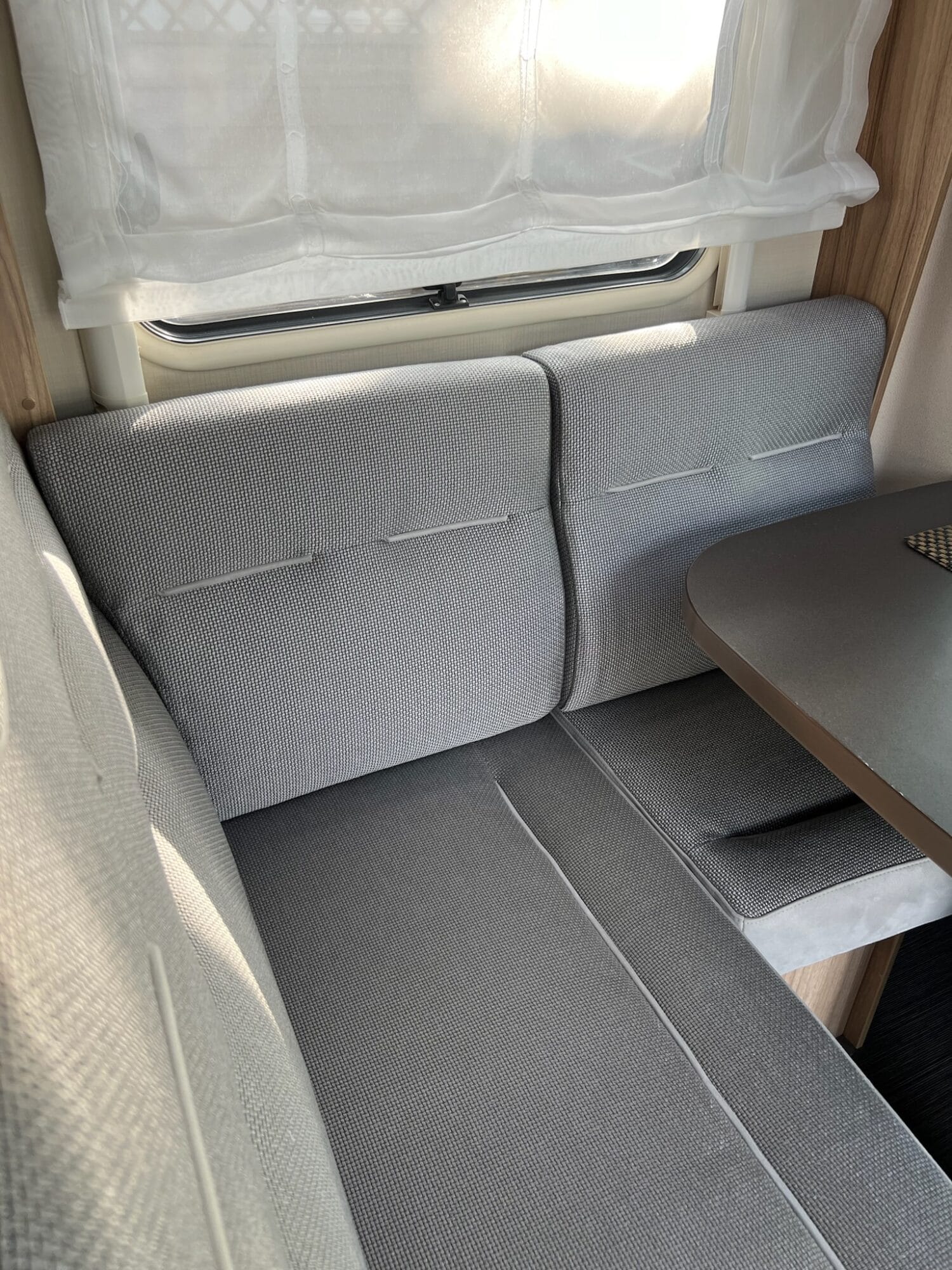 Wohnmobil Sitzgruppe grau — WoMo Werkstatt